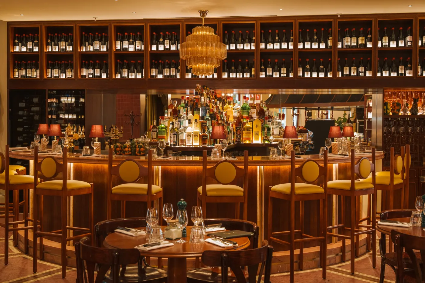 Brasserie Vinatier — bar central, réalisation INside BAT